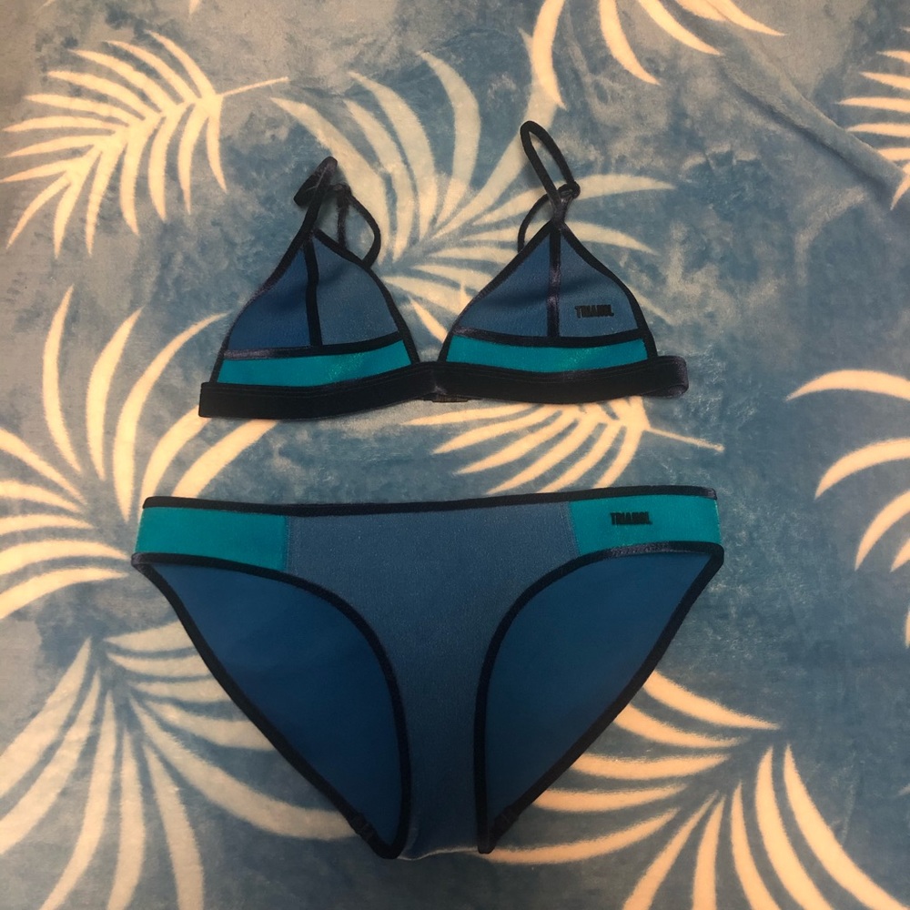 Triangl Tootsie Blue Moon